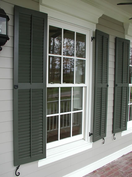 Classic Louvered Shutter with Faux Tilt Rod - Pull Rings